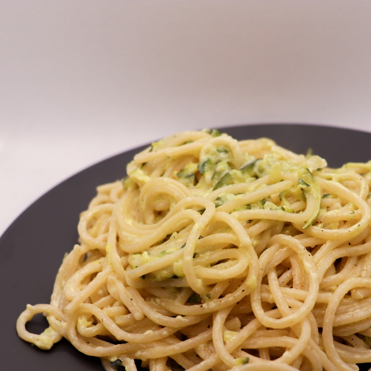 Rezept: Spaghetti mit Zucchini-Sahne-Soße – Cathy Schoberth